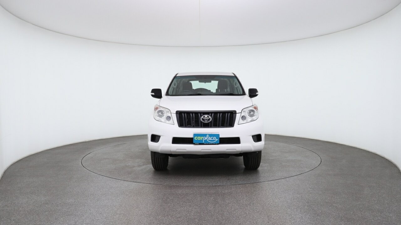 Toyota Landcruiser Prado image 2