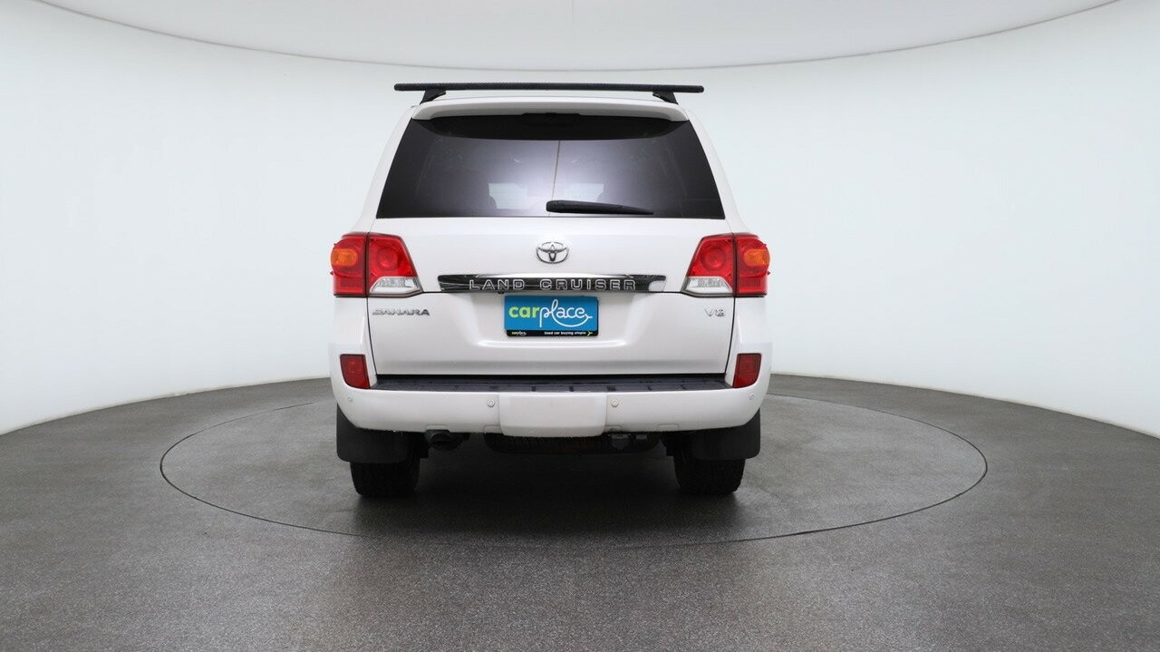 Toyota Landcruiser image 2