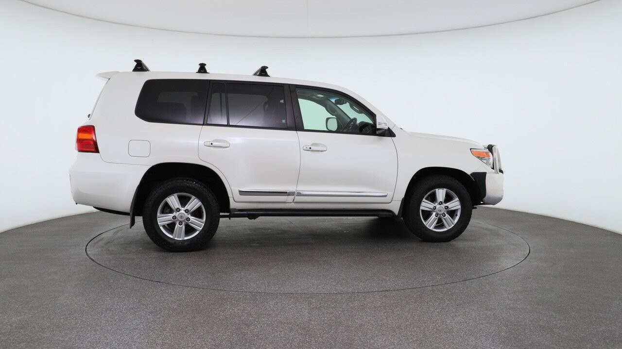 Toyota Landcruiser image 4