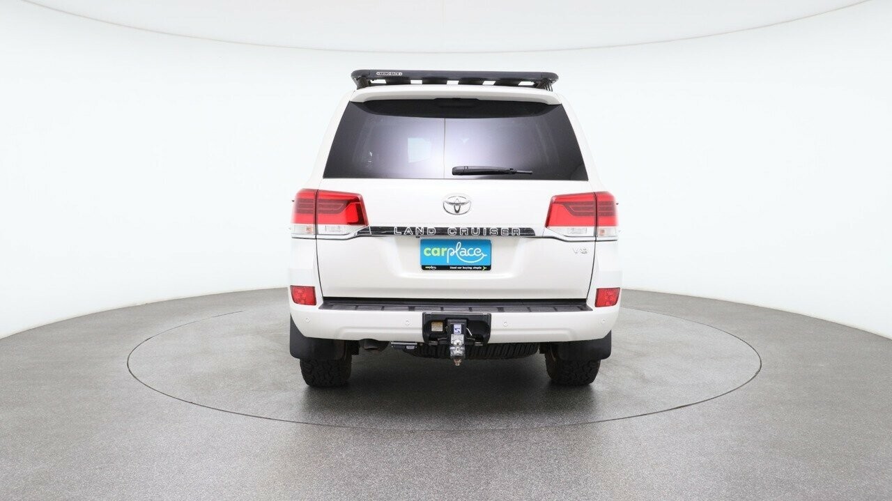 Toyota Landcruiser image 2