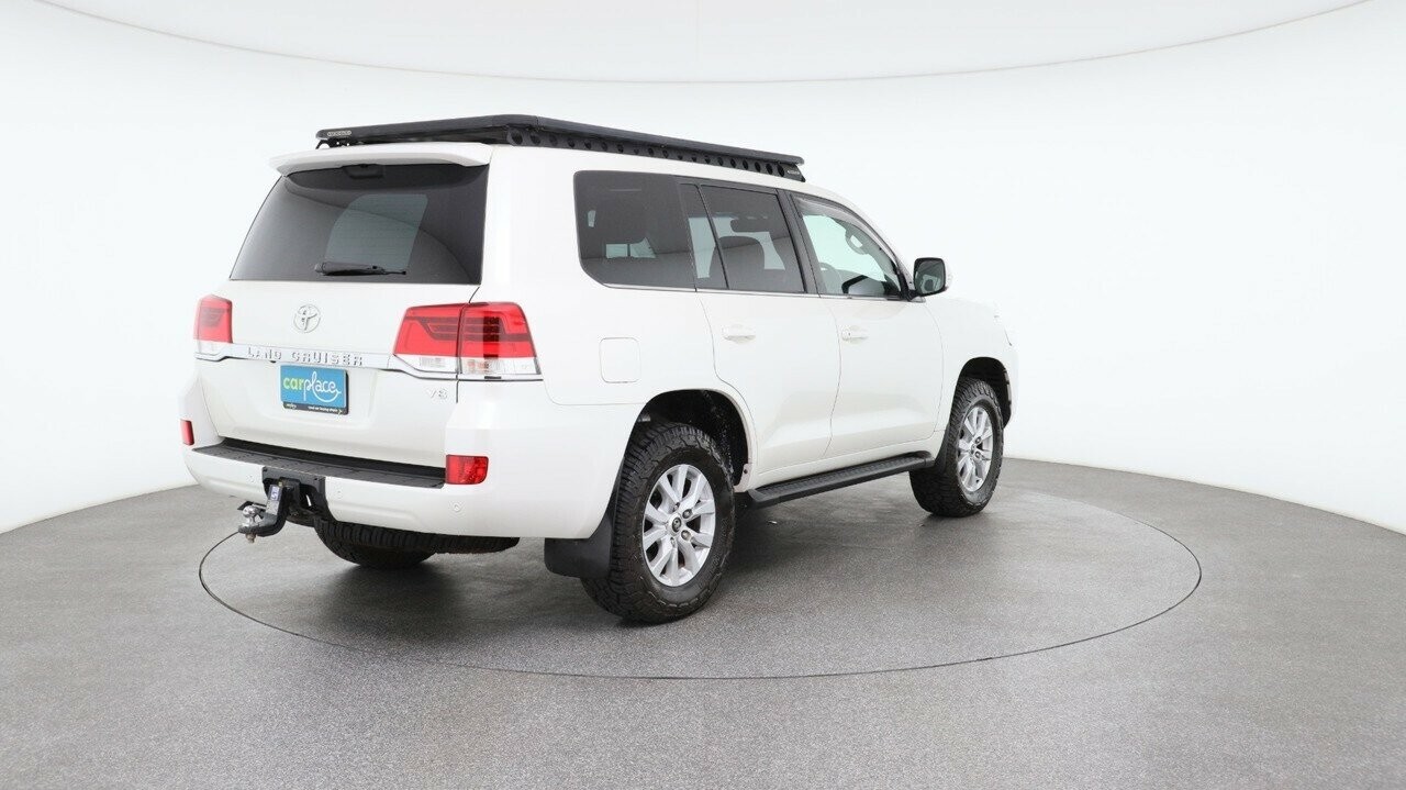 Toyota Landcruiser image 4