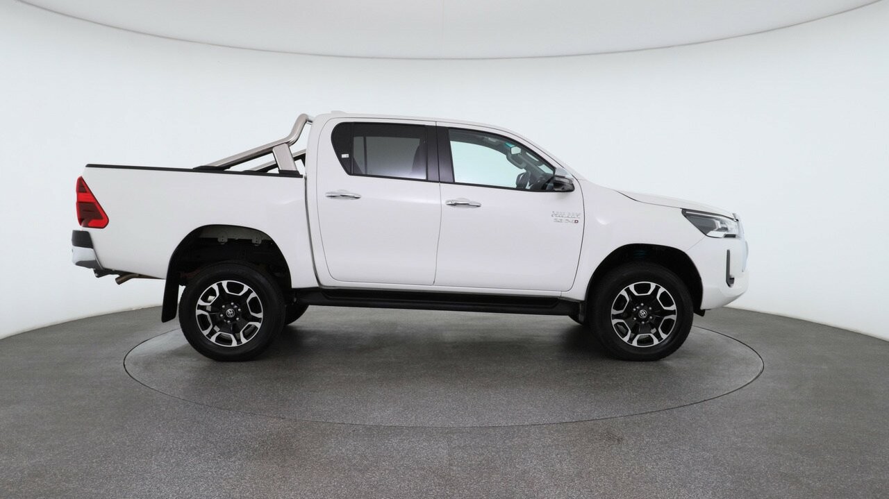 Toyota Hilux image 4