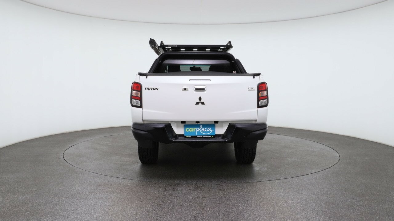 Mitsubishi Triton image 2