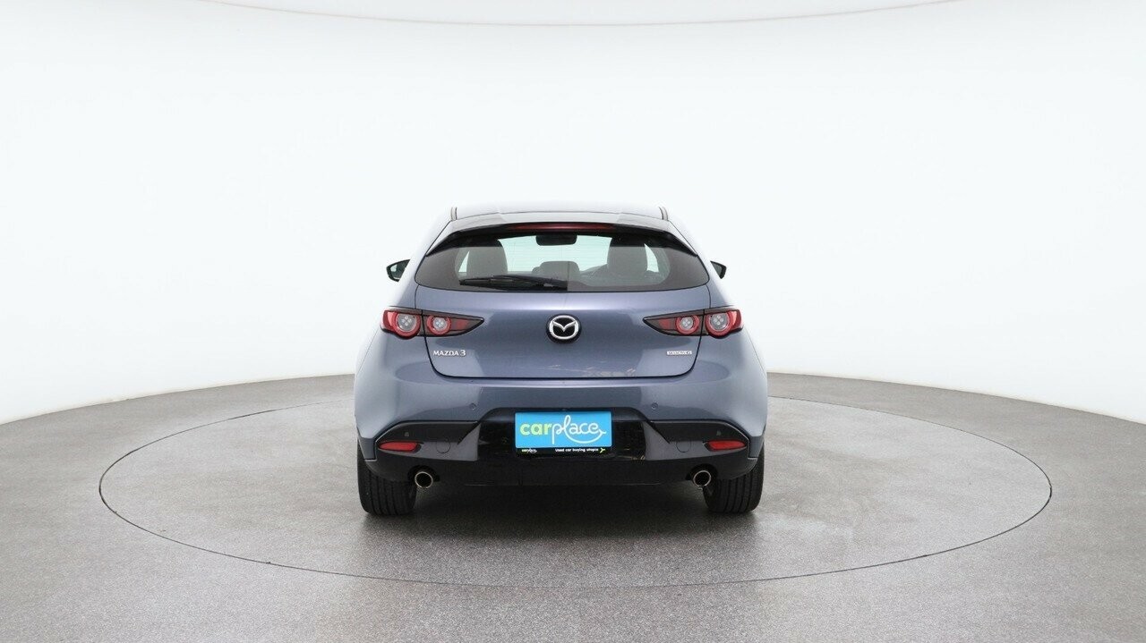 Mazda 3 image 2