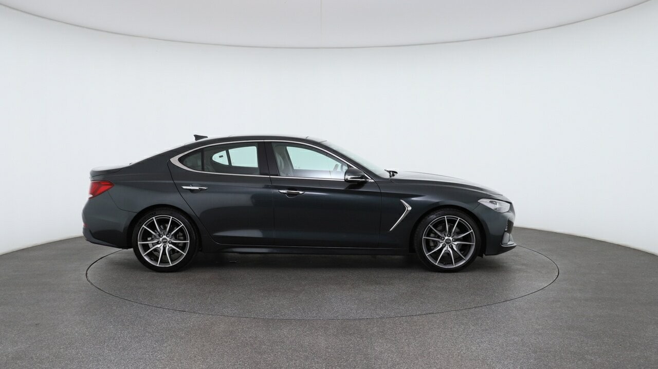 Genesis G70 image 3