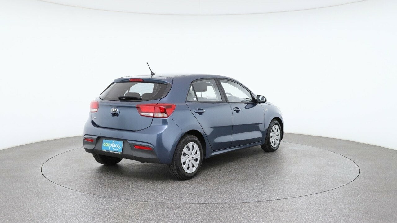 Kia Rio image 4