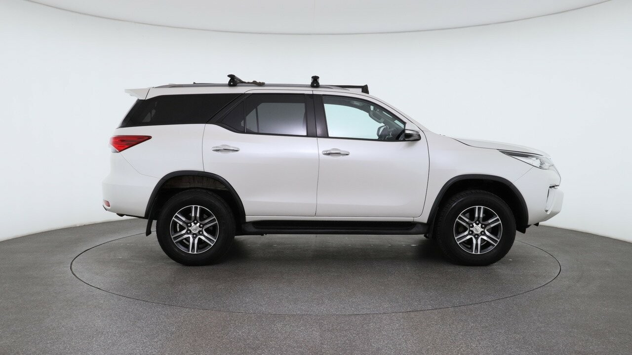 Toyota Fortuner image 4
