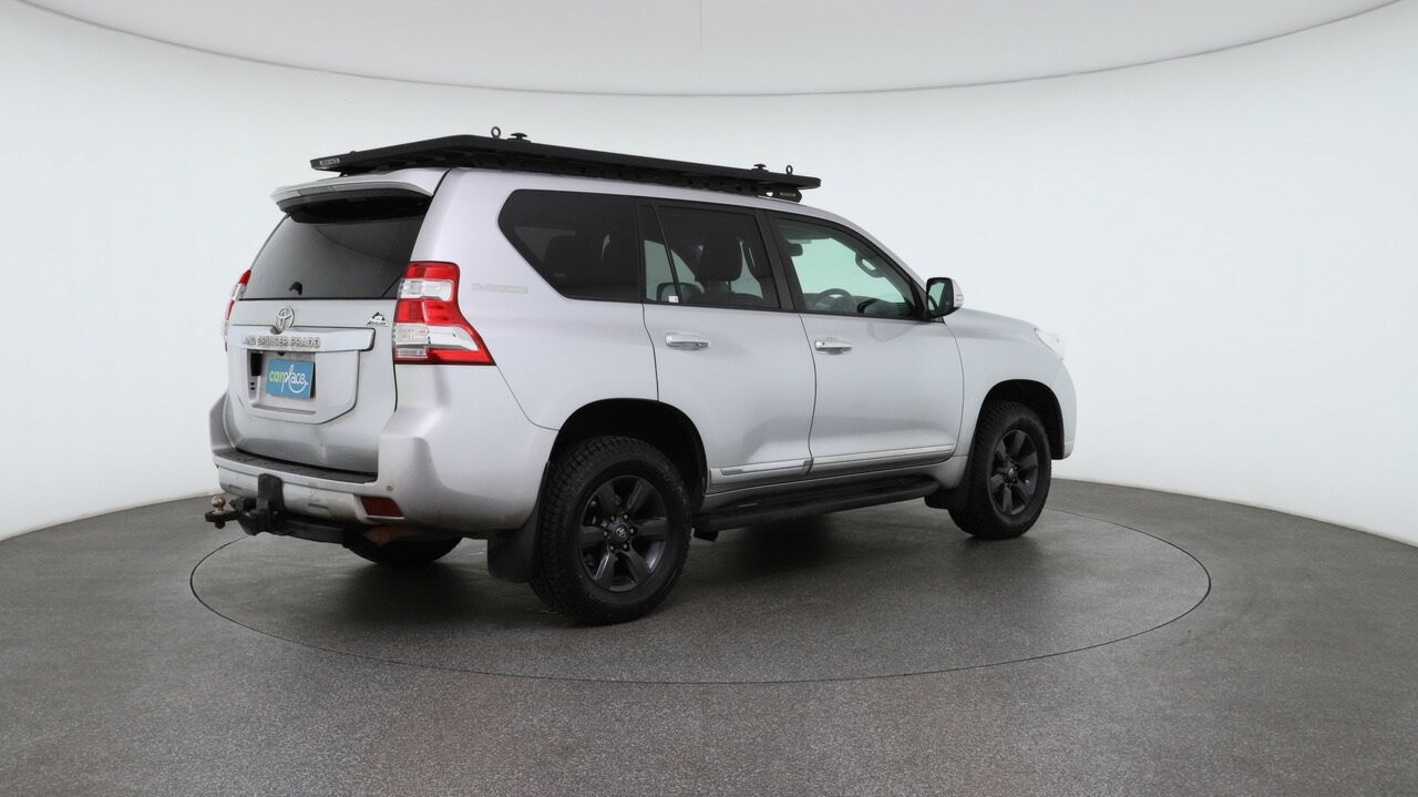 Toyota Landcruiser Prado image 3
