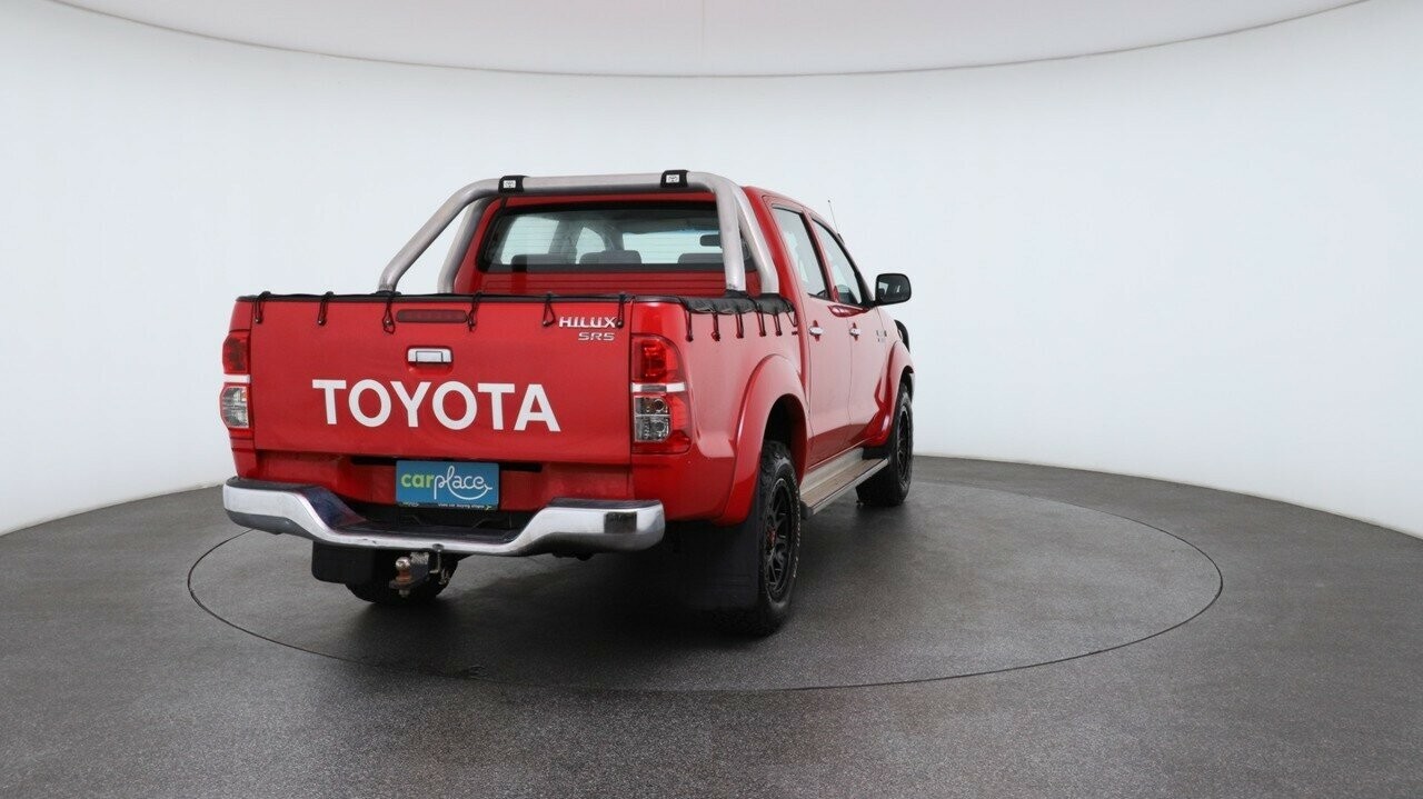 Toyota Hilux image 3