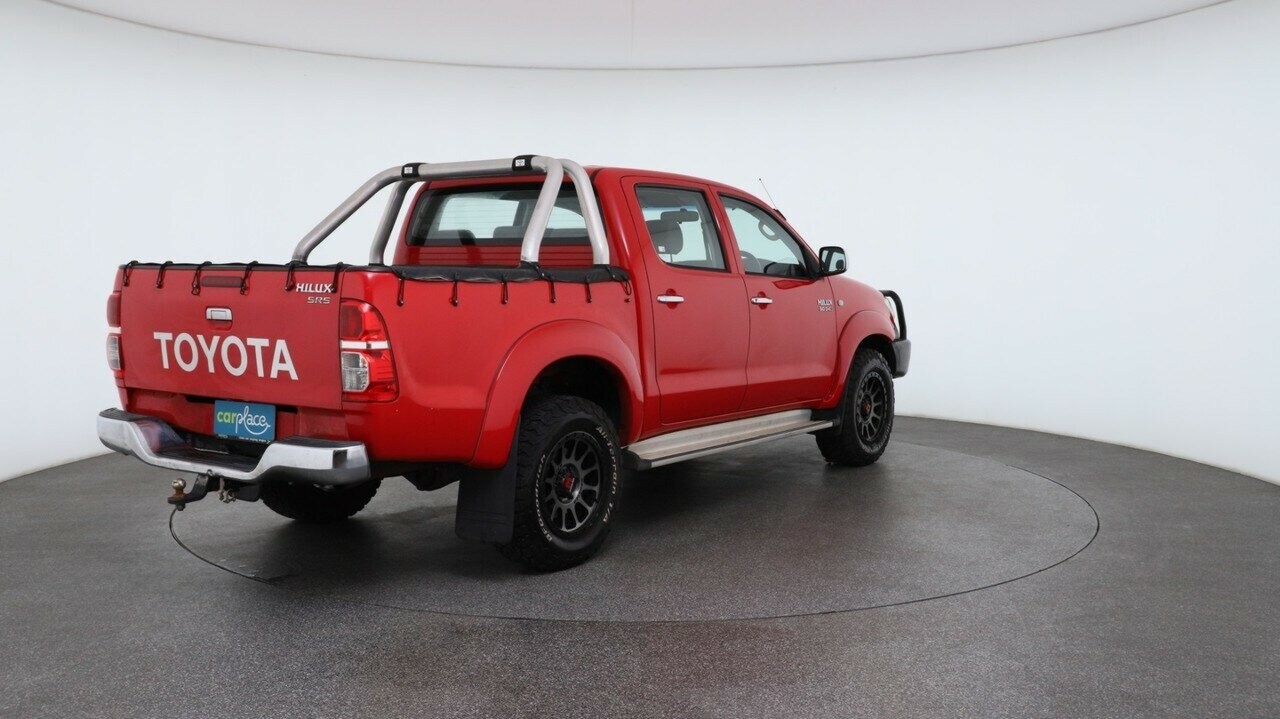 Toyota Hilux image 4