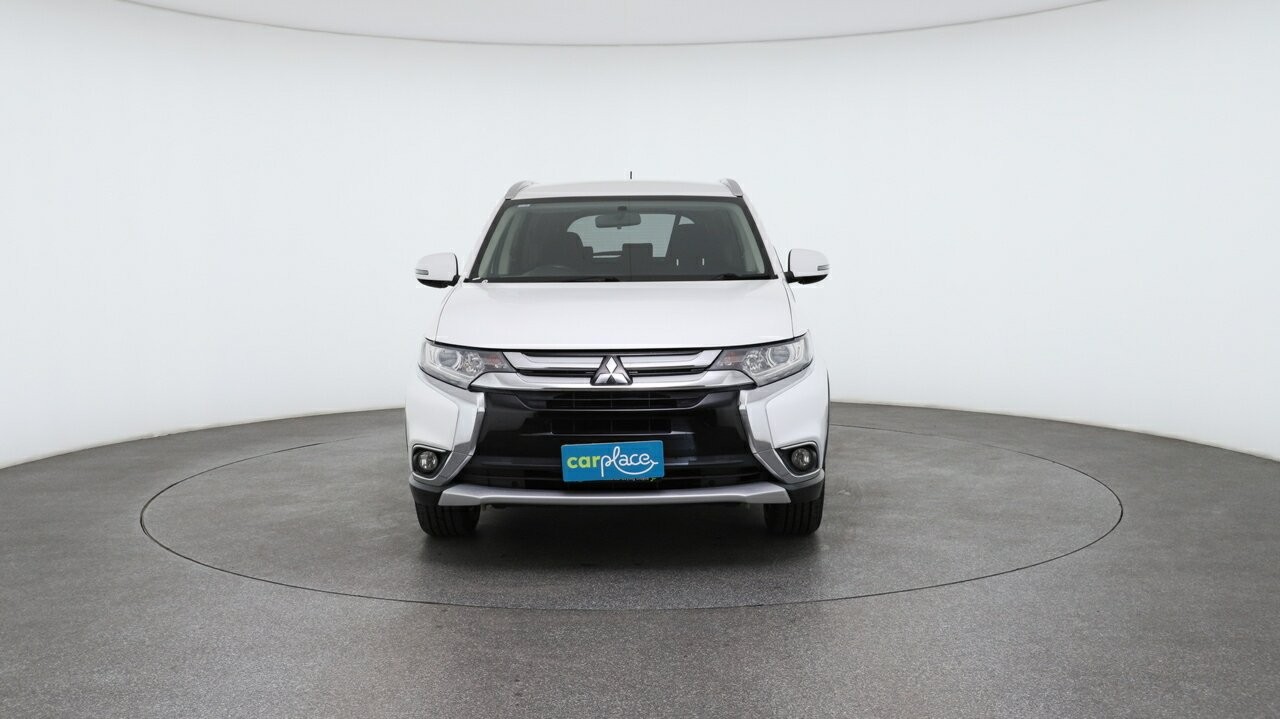 Mitsubishi Outlander image 2