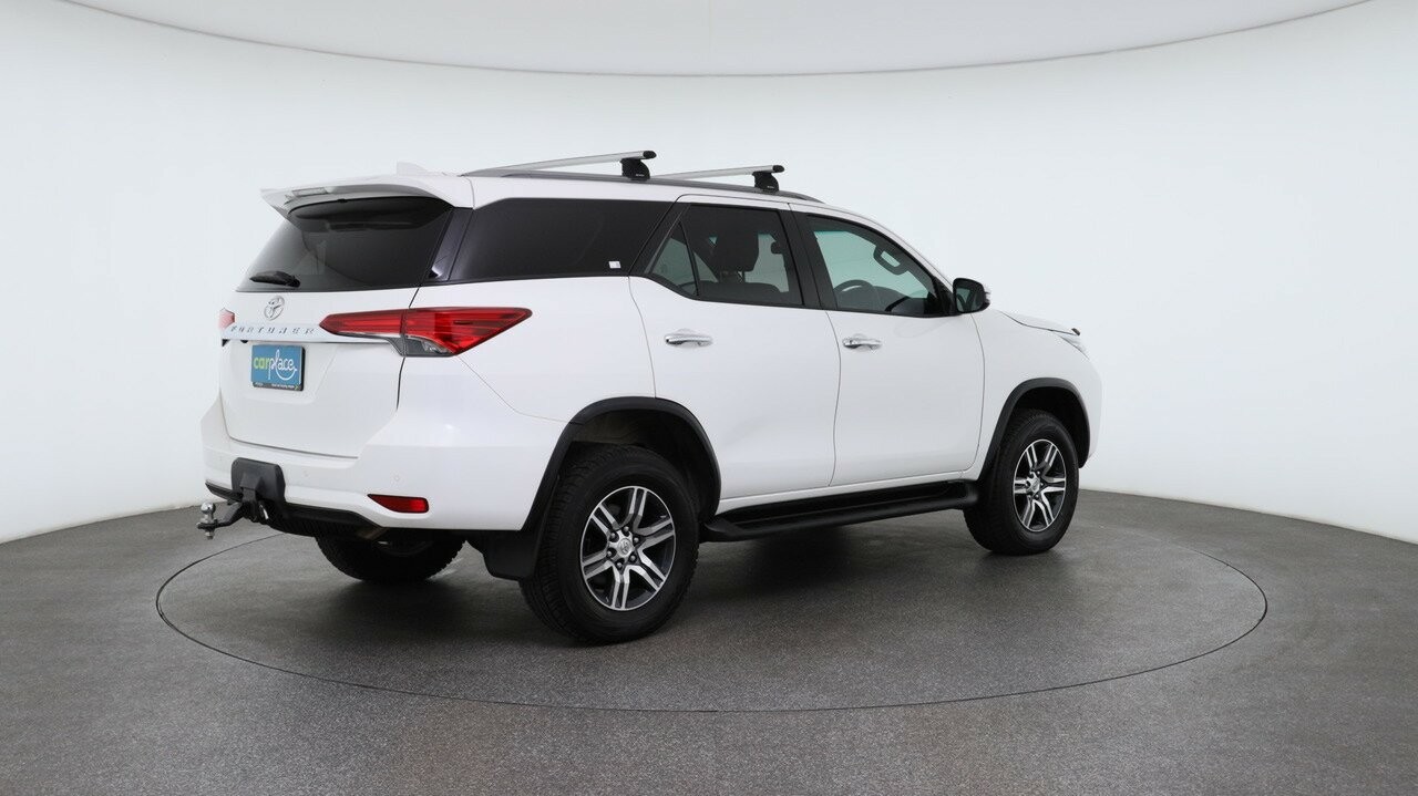 Toyota Fortuner image 3