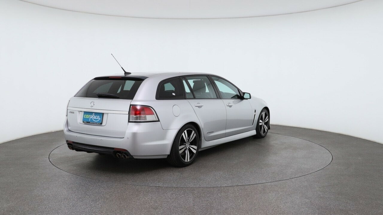 Holden Commodore image 4