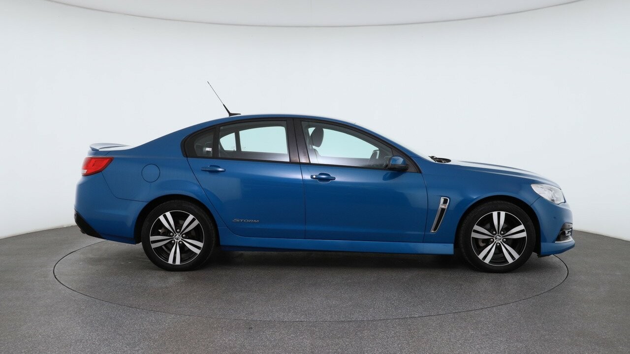 Holden Commodore image 3