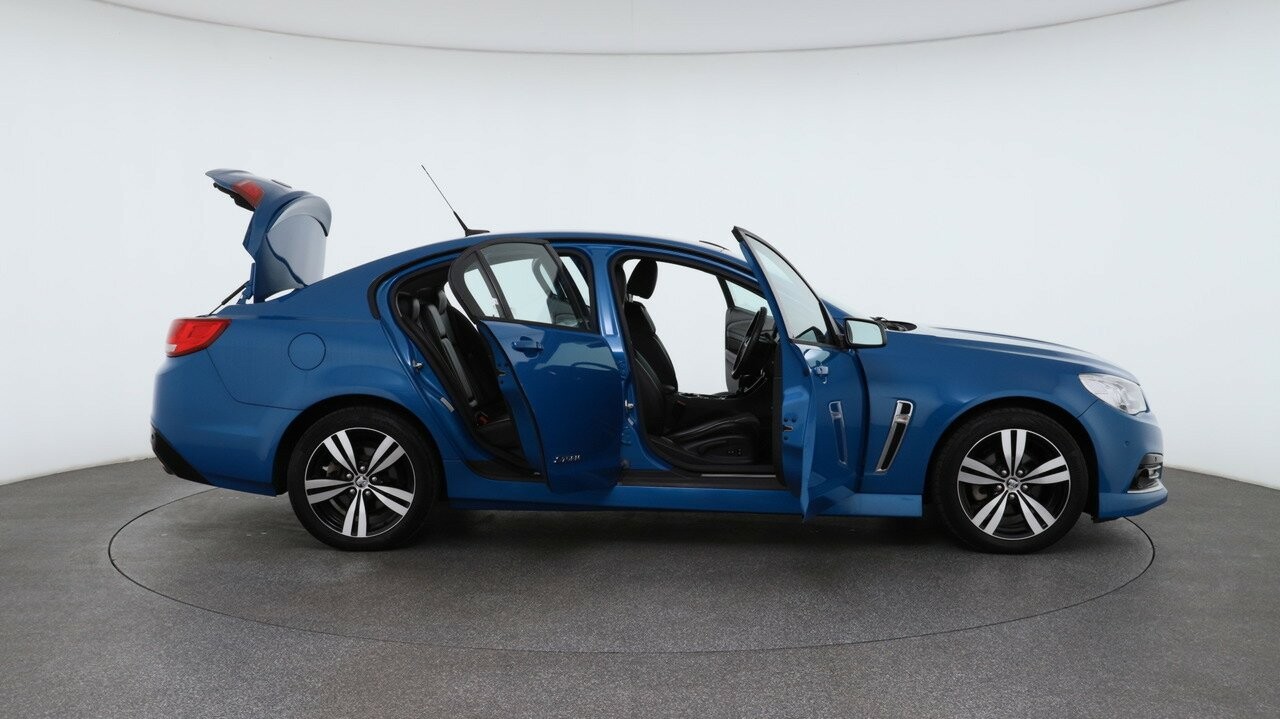 Holden Commodore image 4