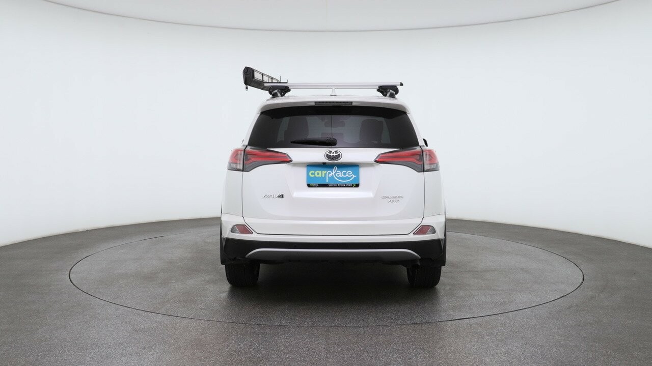 Toyota Rav4 image 2