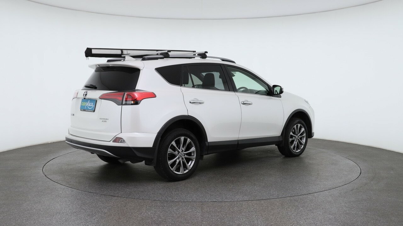 Toyota Rav4 image 3