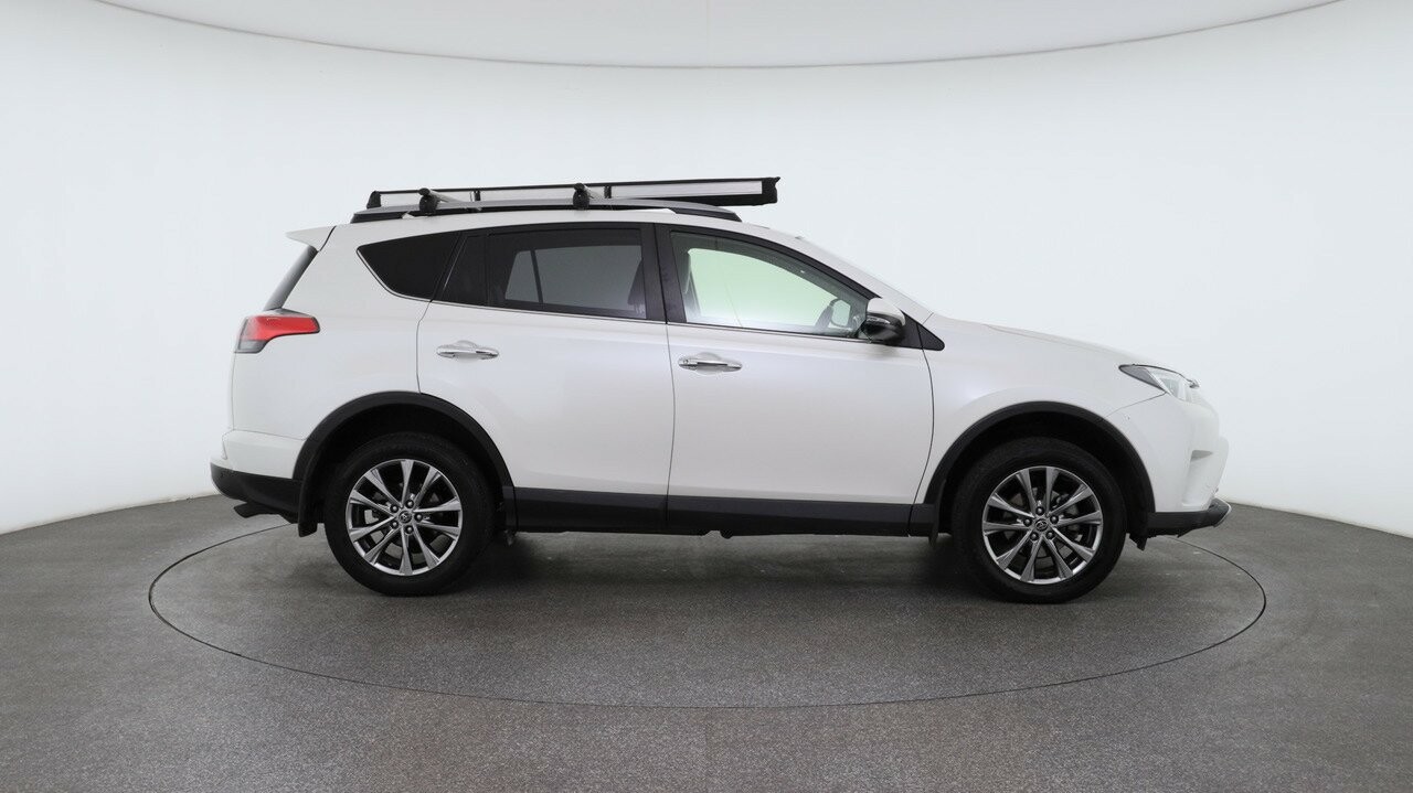 Toyota Rav4 image 4