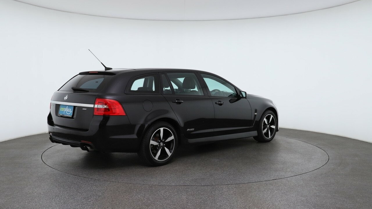 Holden Commodore image 3