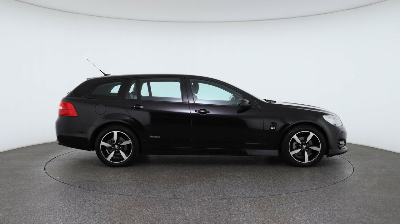 Holden Commodore image 4