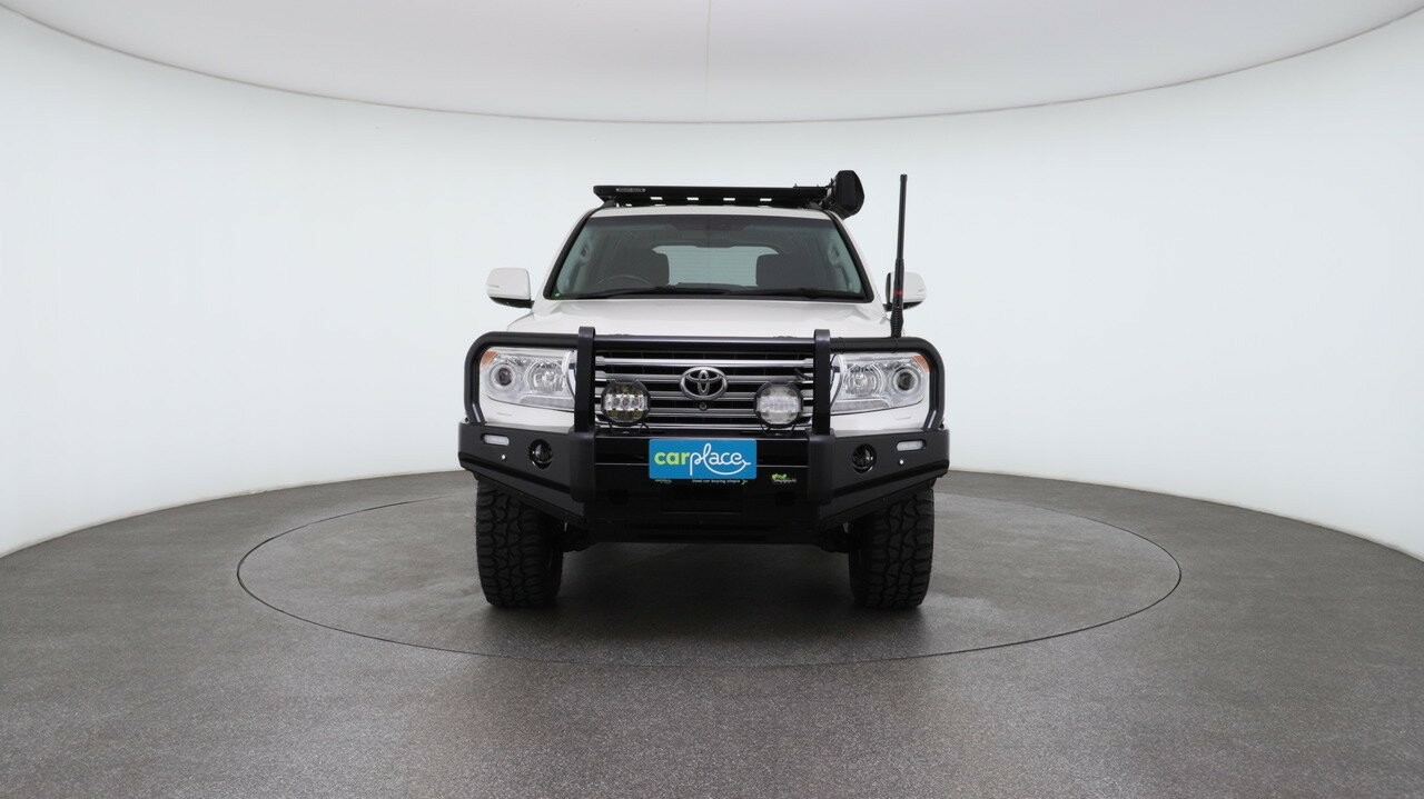 Toyota Landcruiser image 2