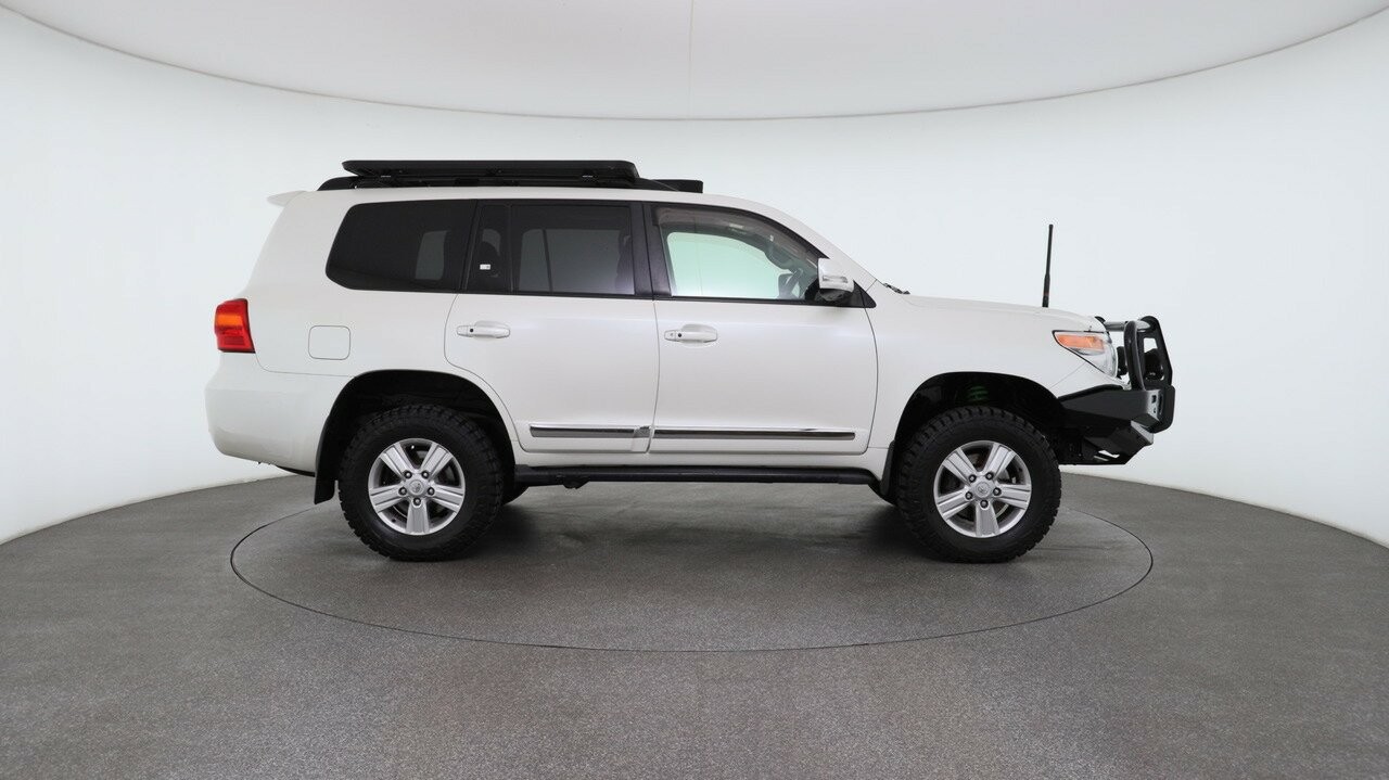 Toyota Landcruiser image 3