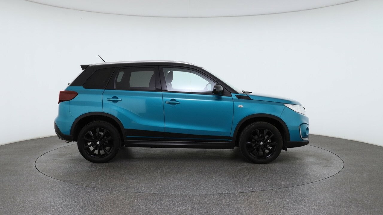Suzuki Vitara image 3