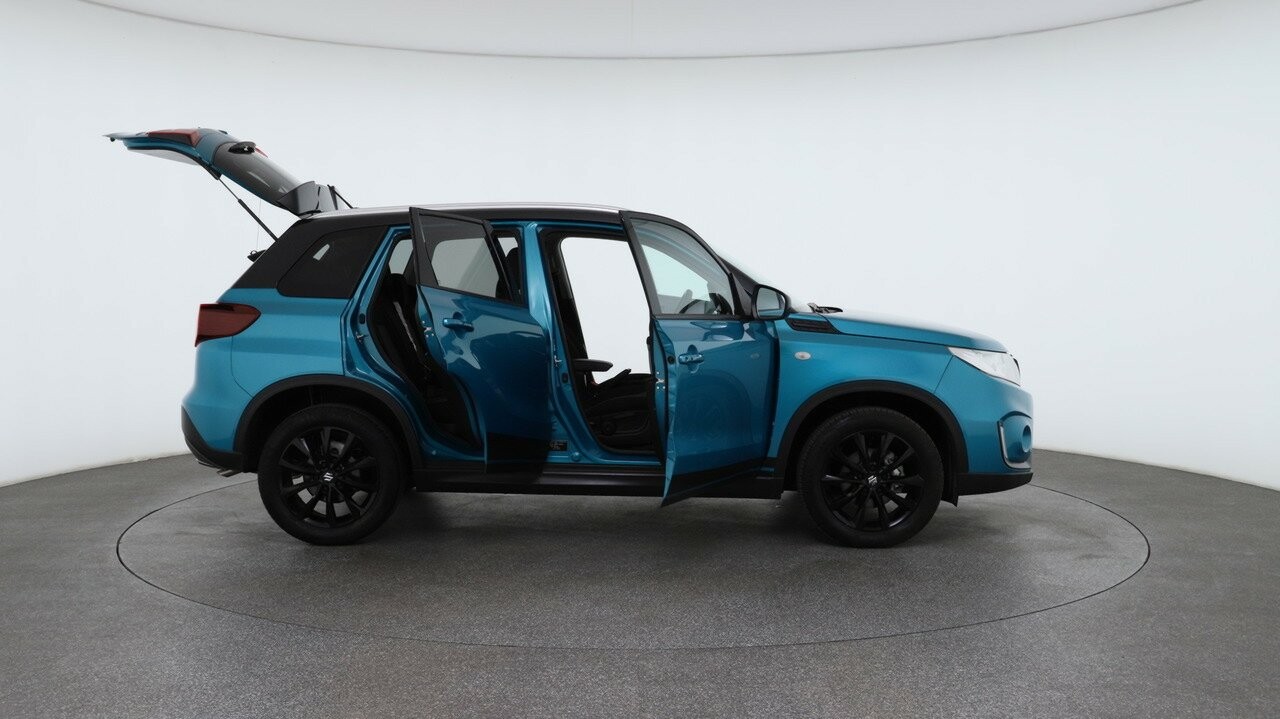 Suzuki Vitara image 4