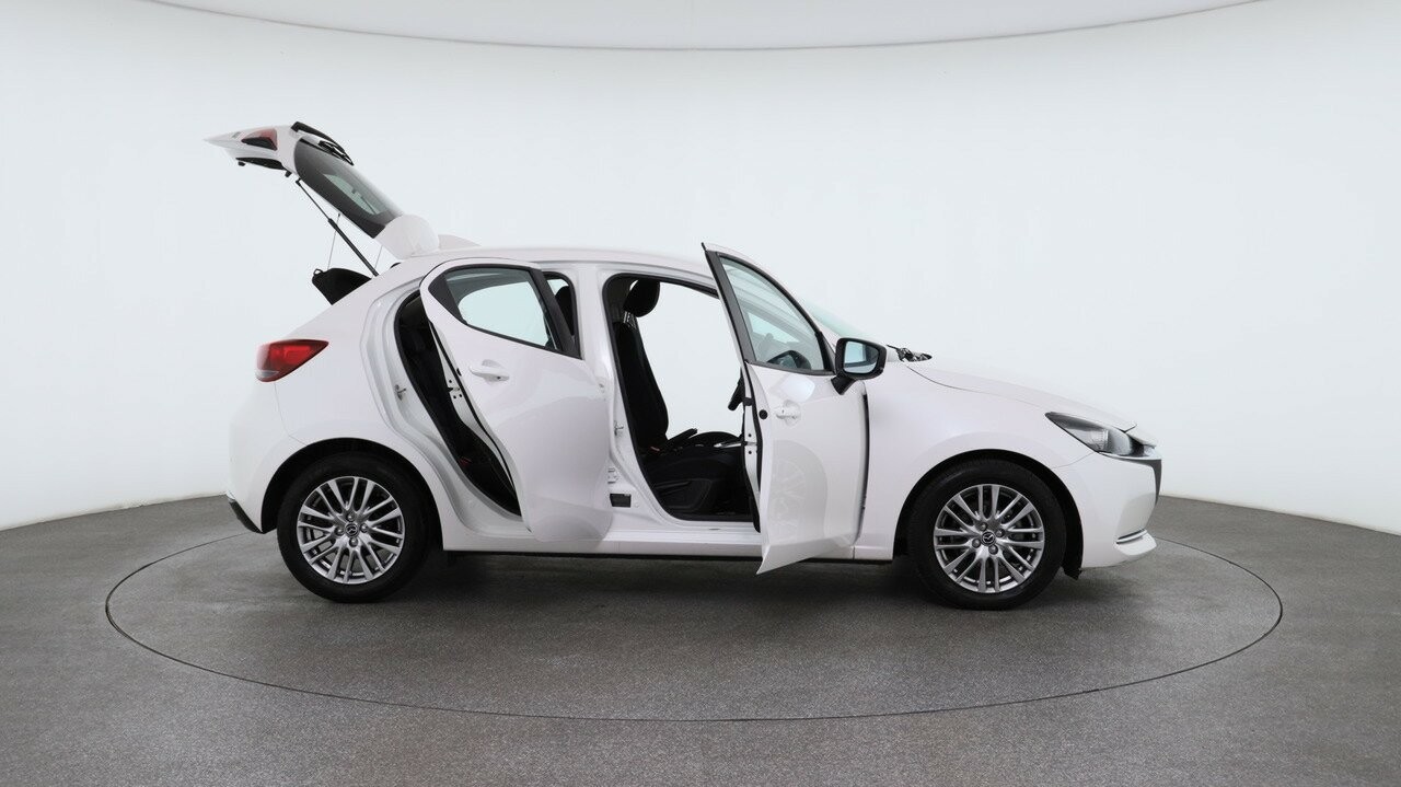 Mazda 2 image 4