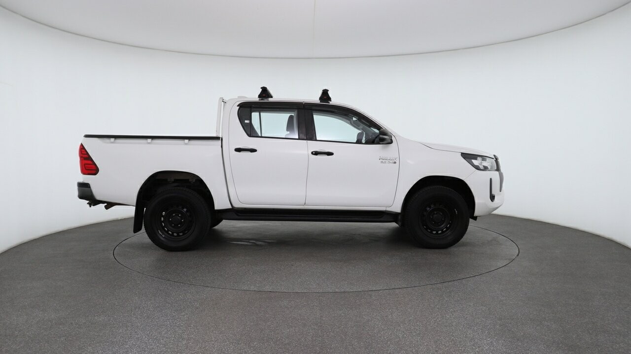 Toyota Hilux image 3