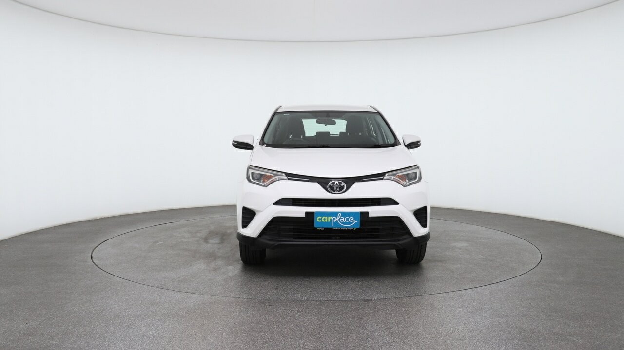 Toyota Rav4 image 2