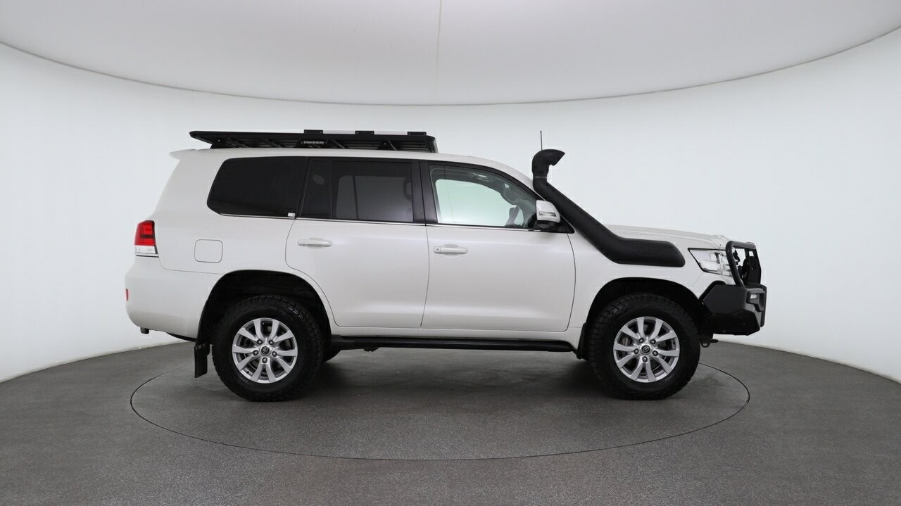 Toyota Landcruiser image 3