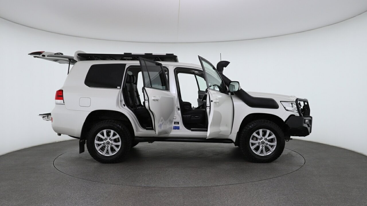 Toyota Landcruiser image 4