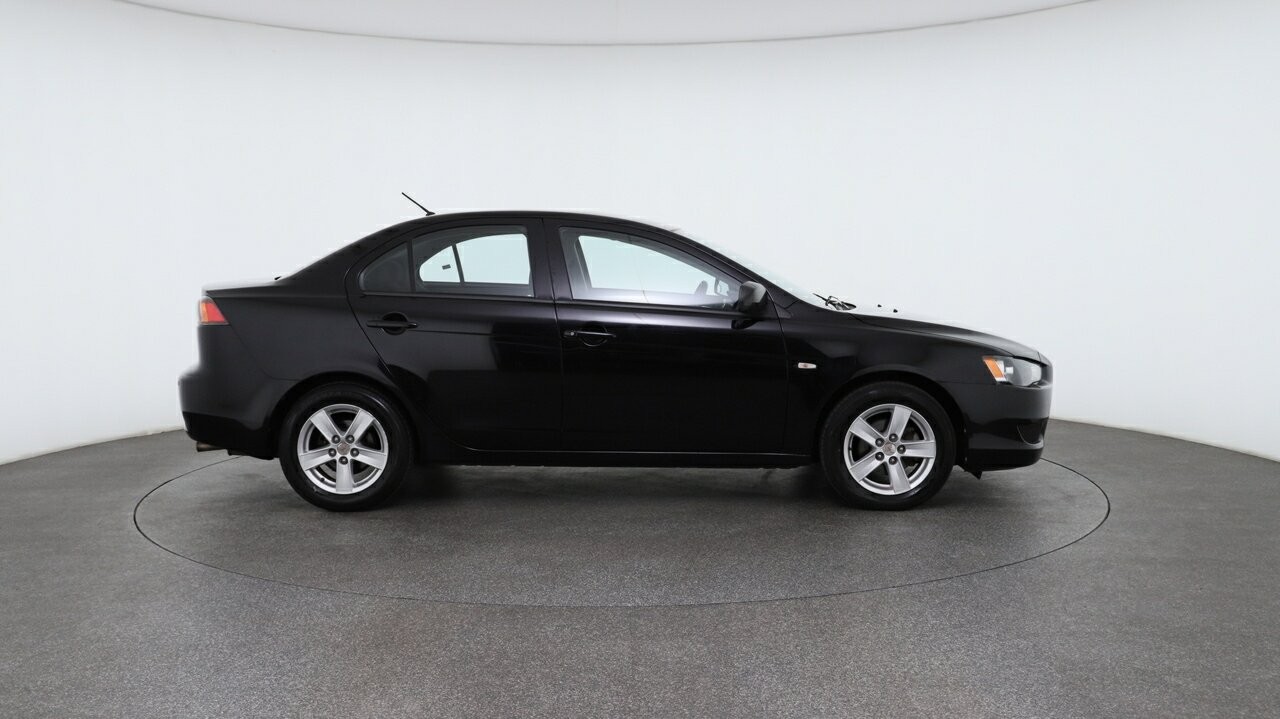 Mitsubishi Lancer image 3
