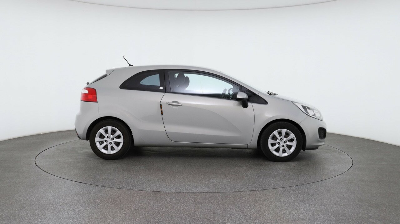 Kia Rio image 3