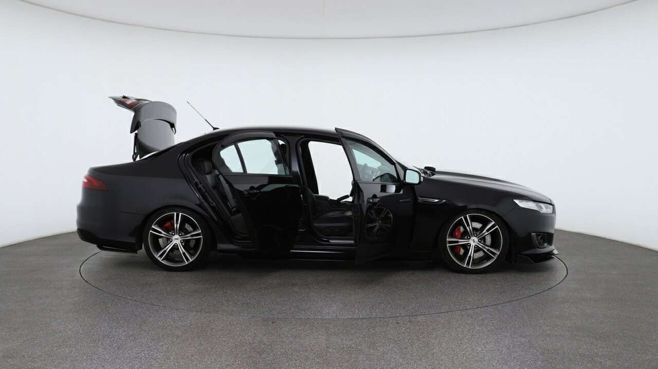 Ford Falcon image 4