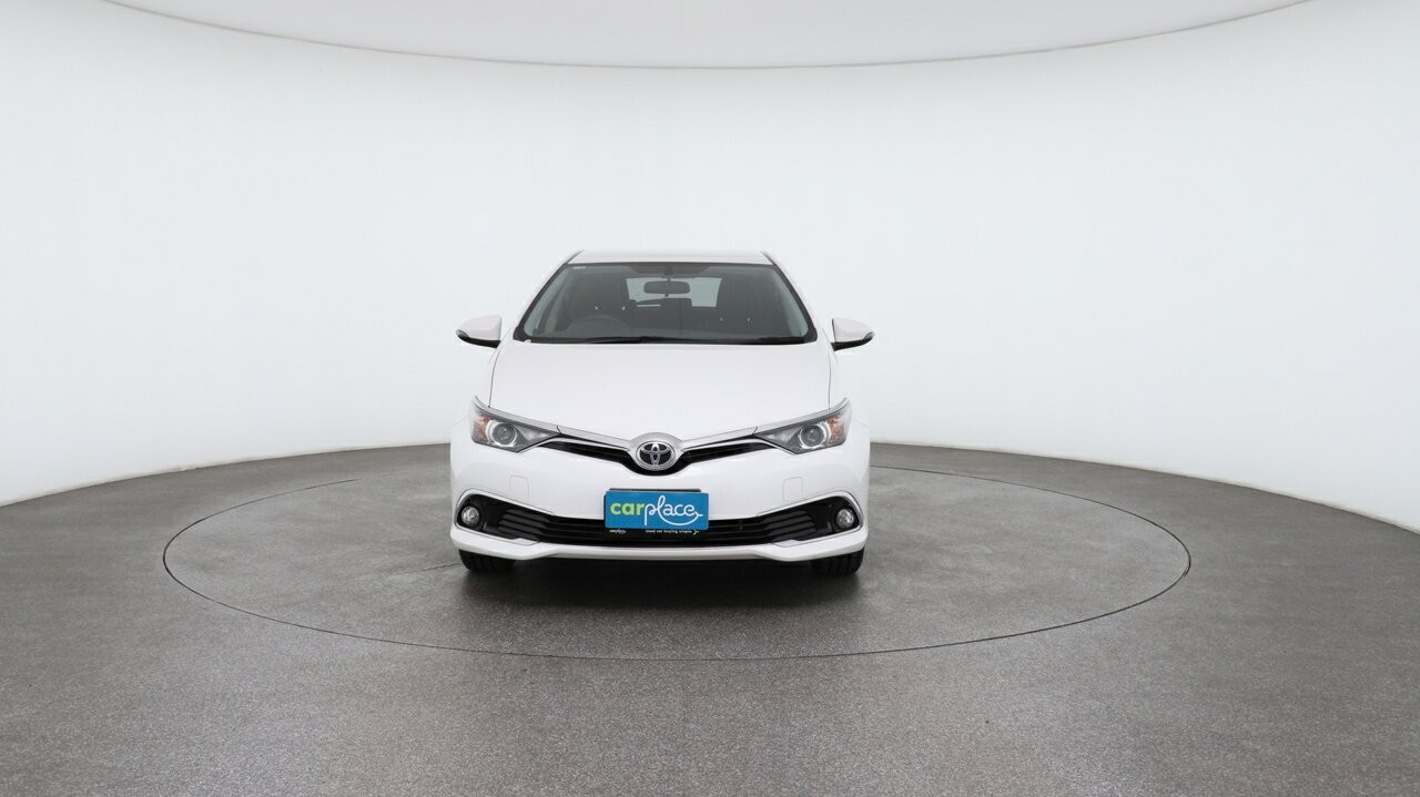 Toyota Corolla image 2