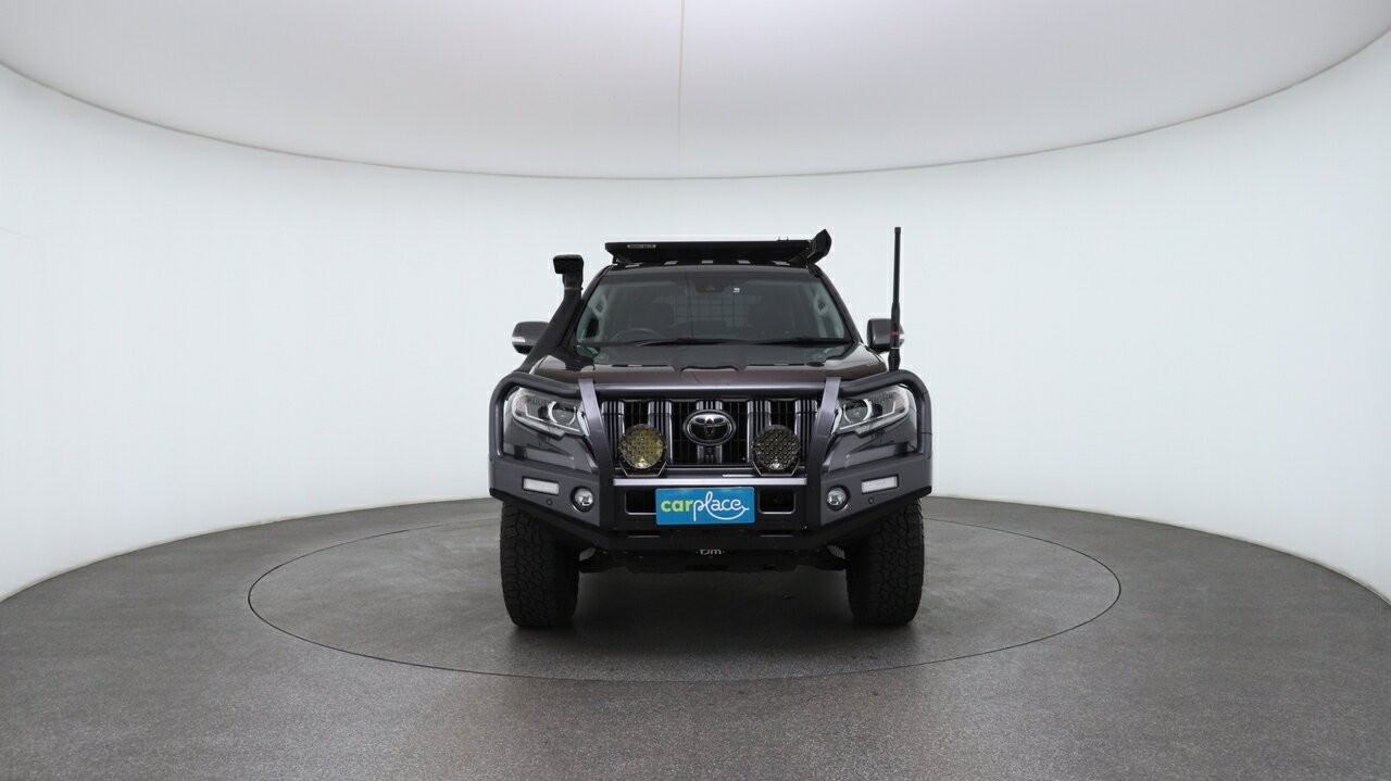 Toyota Landcruiser Prado image 2