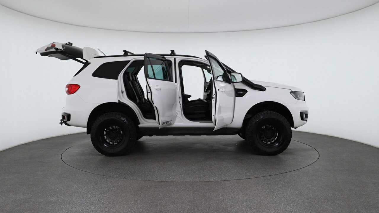 Ford Everest image 4