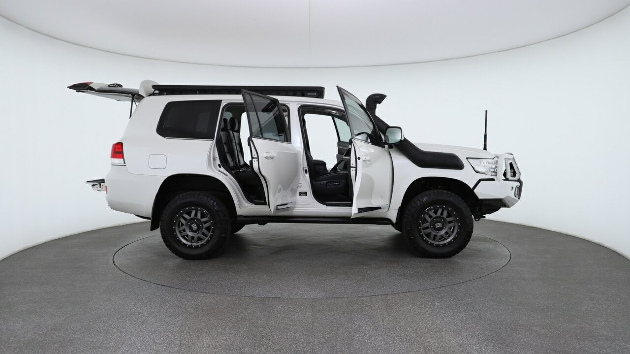 Toyota Landcruiser image 4