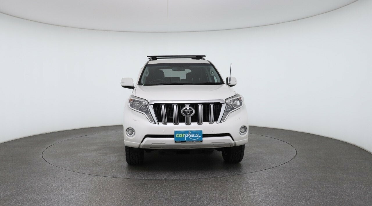 Toyota Landcruiser Prado image 2