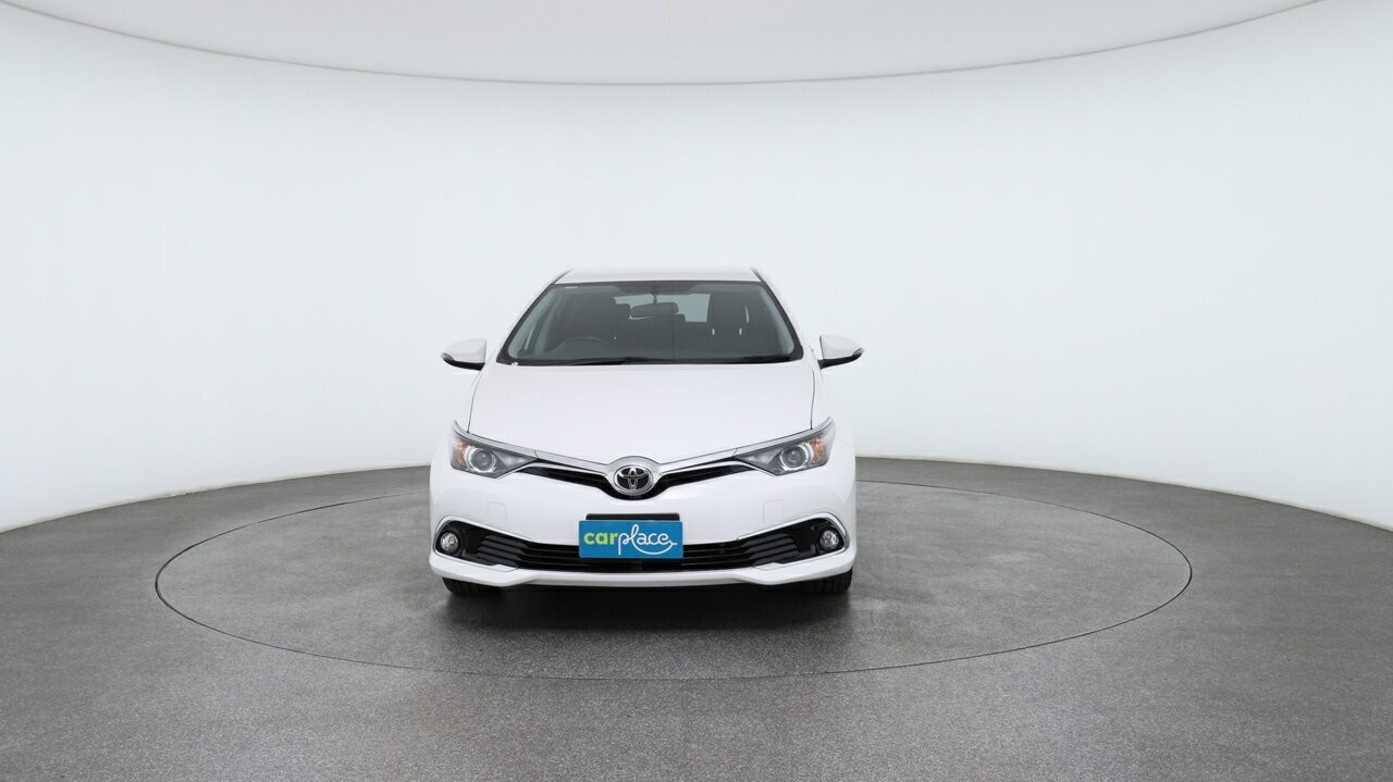 Toyota Corolla image 2