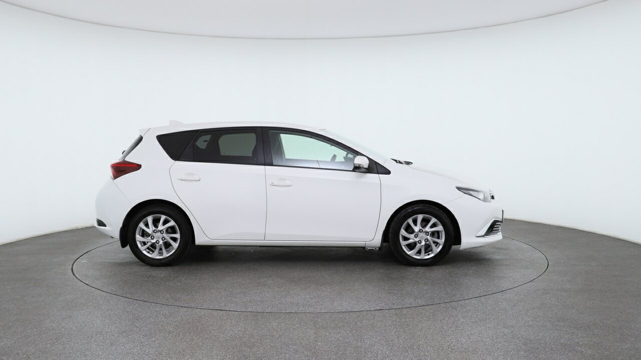 Toyota Corolla image 3