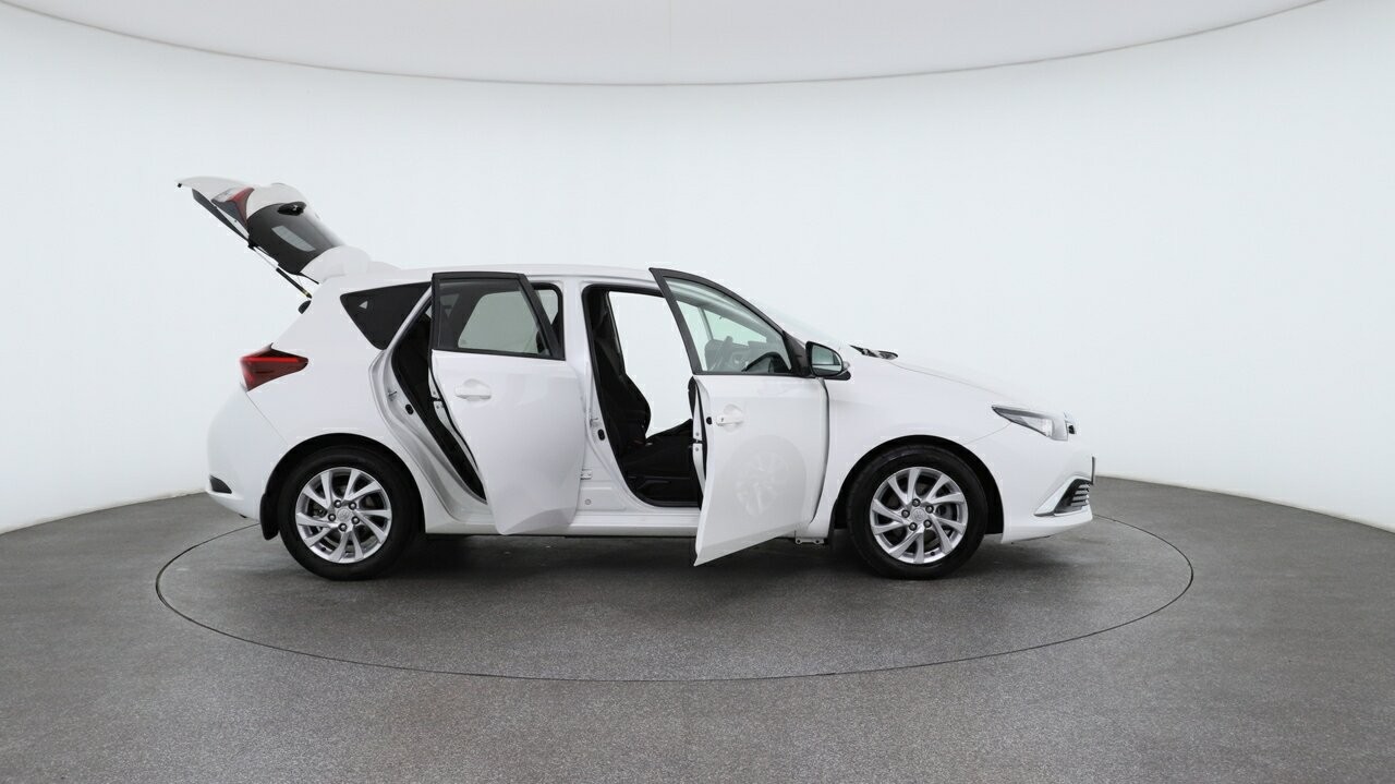 Toyota Corolla image 4