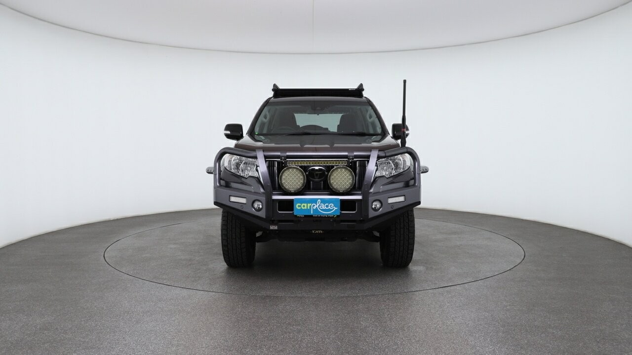Toyota Landcruiser Prado image 2