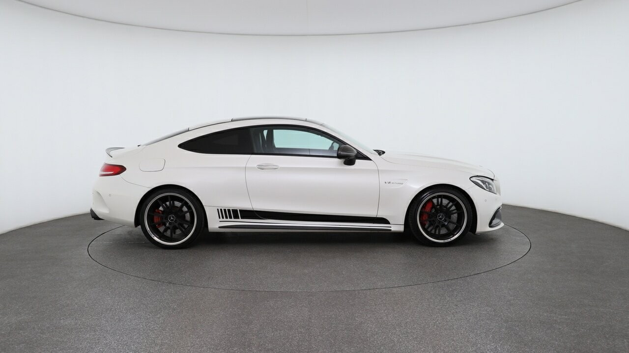 Mercedes Benz C-class image 3