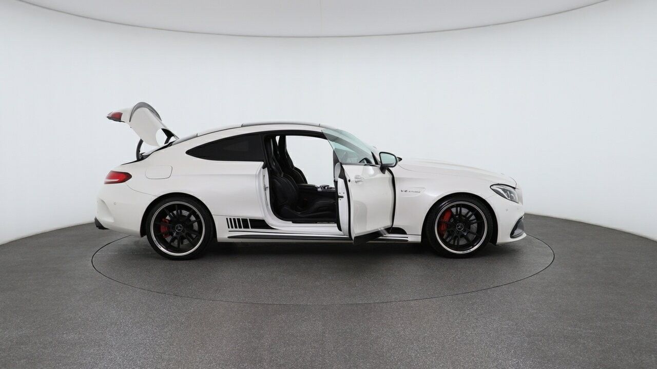 Mercedes Benz C-class image 4