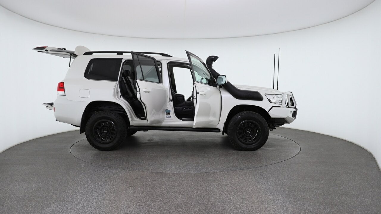Toyota Landcruiser image 4