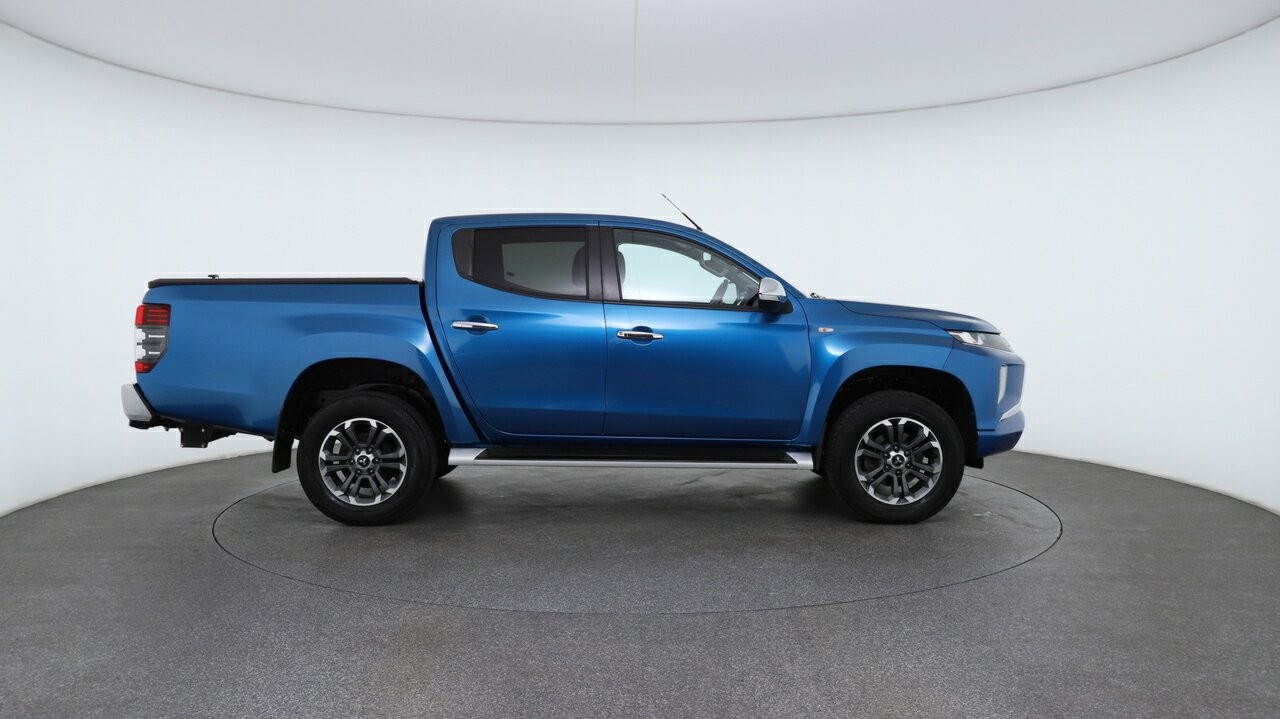Mitsubishi Triton image 3