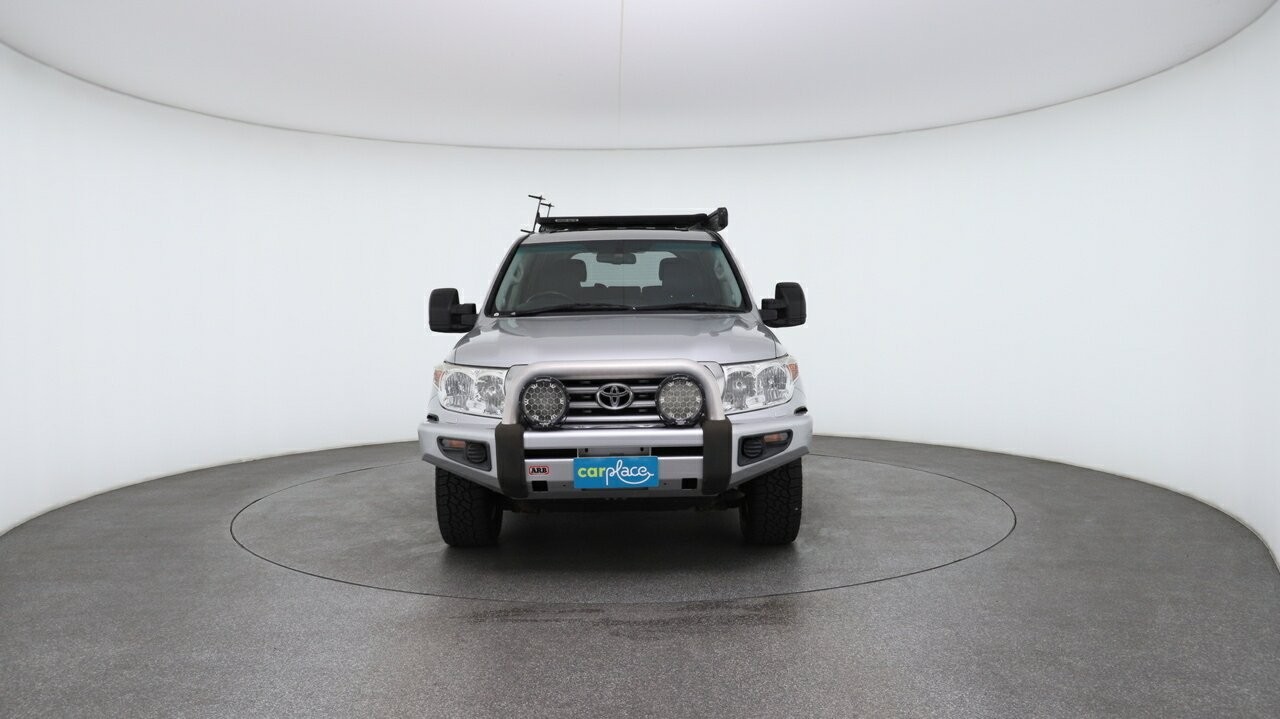 Toyota Landcruiser image 2